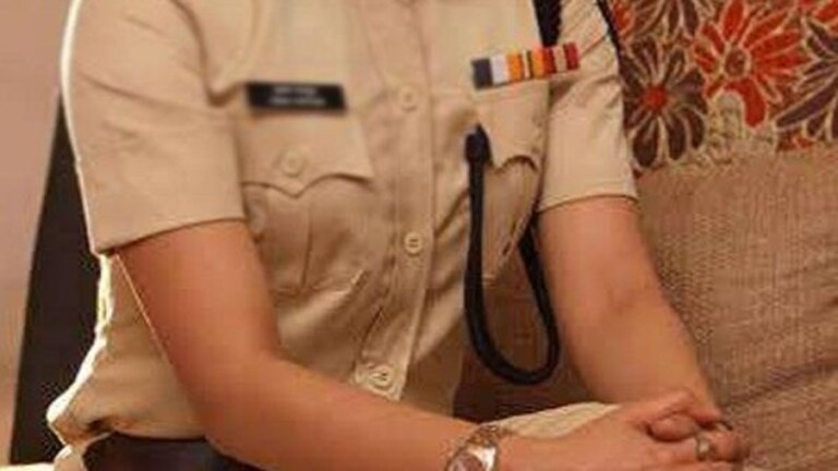 लखनऊ पुलिस कमिश्नर ऑफिस में महिला सिपाही से छेड़छाड़, फिर हुआ ये एक्शन UP Tak