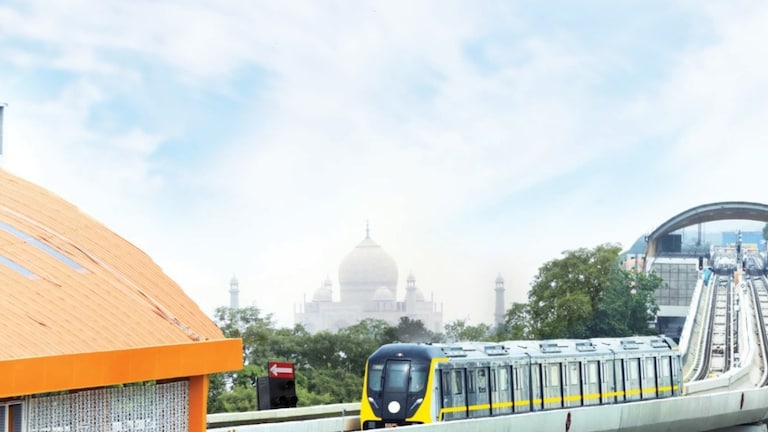 आगरा में हुई मेट्रो की शुरुआत, जानें पहले कॉरिडोर में किन 6 स्टेशनों को जोड़ा गया? UP Tak