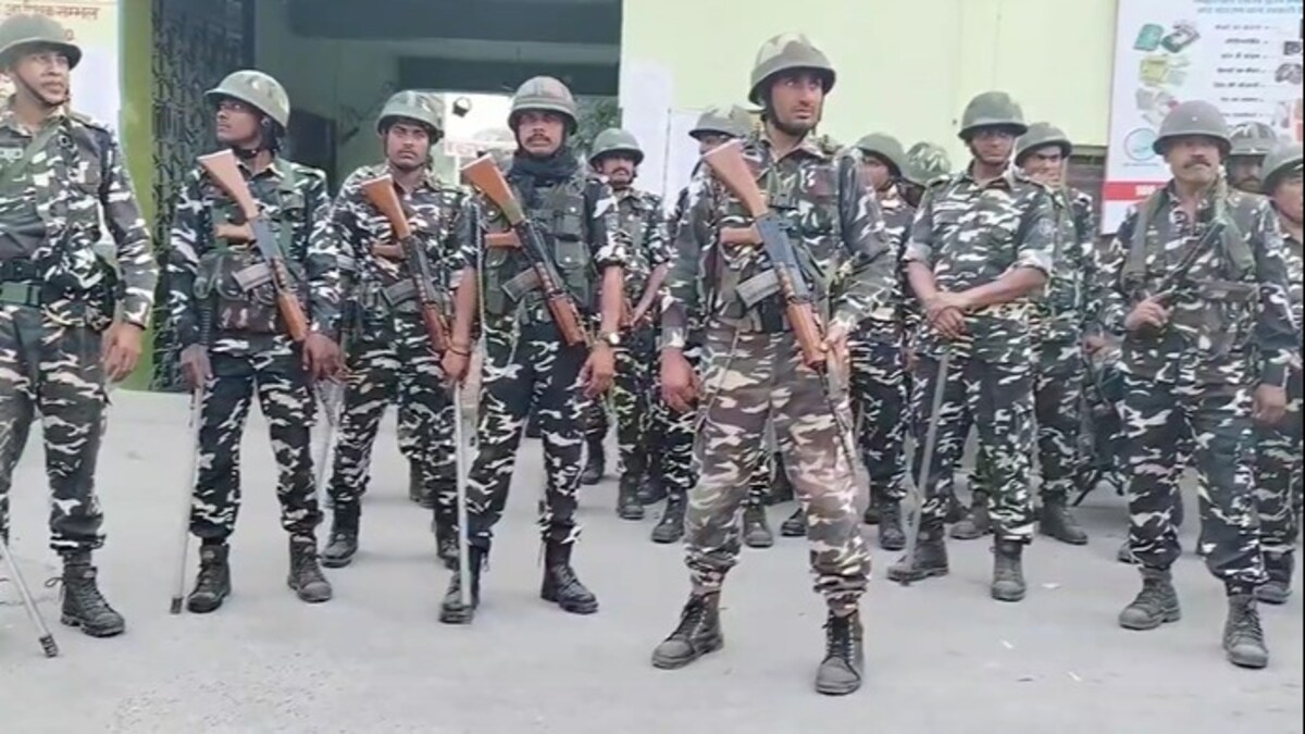 CAA की अधिसूचना के बाद यूपी में अलर्ट, पुलिस को दिए गए ये निर्देश, संभल में लगी पैरामिलिट्री UP Tak