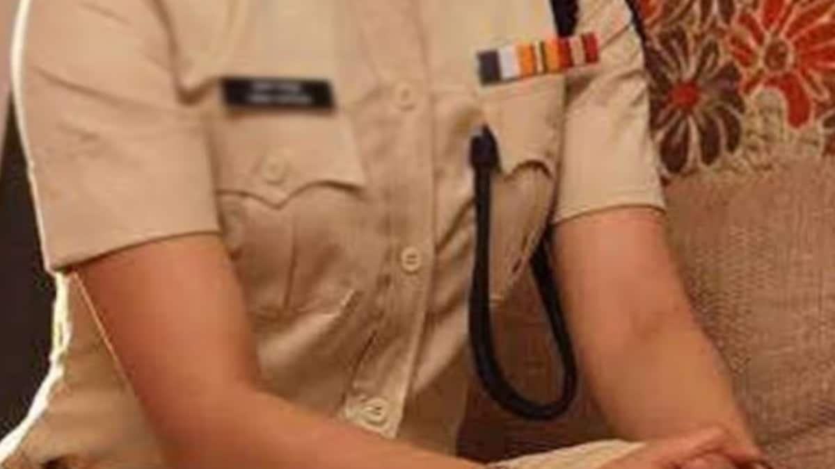 महोबा में महिला सिपाही ही सुरक्षित नहीं? पीड़िता ने बताया कैसे-कैसे उसके साथ छेड़छाड़ की गई UP Tak