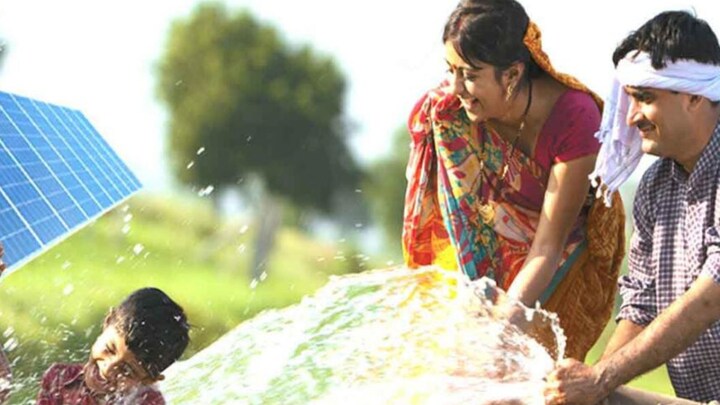 54000 सोलर पंप पर सब्सिडी दे रही UP सरकार, जानें किन्हें मिलेगा लाभ और आवेदन प्रक्रिया UP Tak