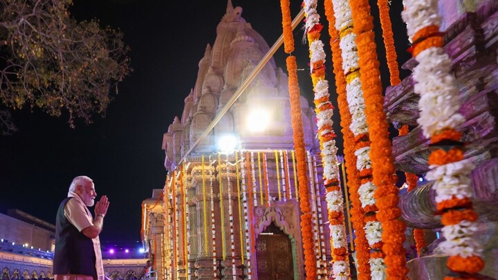 महाशिवरात्रि पर काशी विश्वनाथ दरबार में 11 लाख से ज्यादा श्रद्धालु पहुंचे, रिकॉर्ड टूटे UP Tak