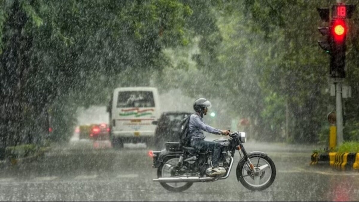 UP Weather Update: यूपी में अभी फिर बरसेंगे बादल, IMD ने इन जिलों के लिए जारी किया बारिश का अलर्ट UP Tak