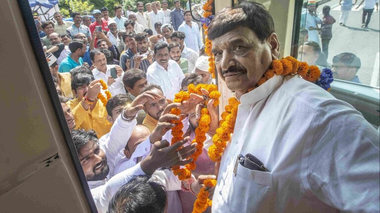 'जा रहा हूं और सीट जीतकर ही आऊंगा...', बदायूं कूच से पहले शिवपाल यादव का बड़ा एलान UP Tak