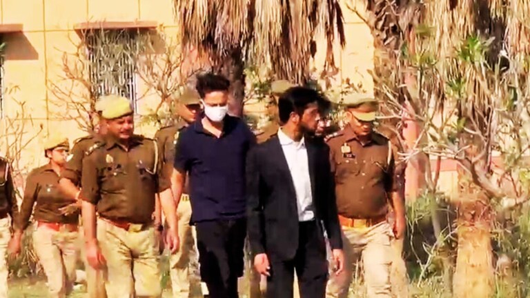 कम नहीं हो रहीं मुश्किलें! एल्विश को पुलिस ने फिर से कोर्ट में किया पेश, जानें अब क्या है मामला UP Tak