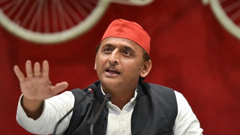 मौर्य, पल्लवी, चंद्रशेखर कोई करते खेल उससे पहले अखिलेश ने चला 'चरखा दांव', अंदर की खबर आई सामने UP Tak