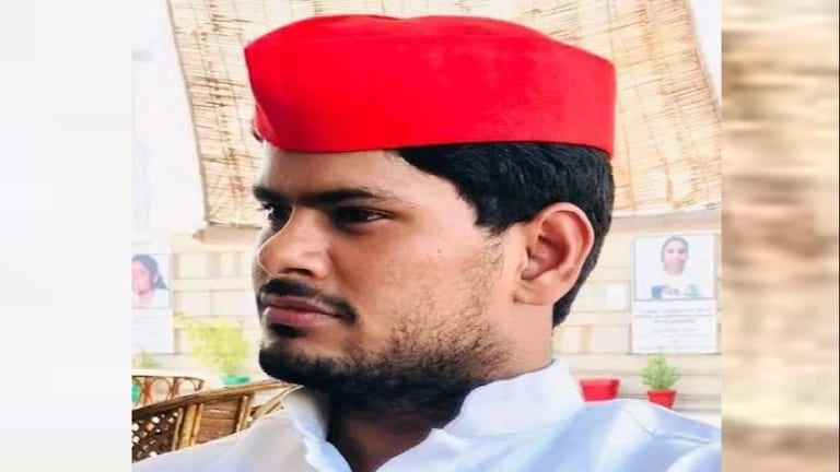 भोलेनाथ की पूजा कर सपा के युवा नेता ने दे दी जान, गोला वाले घर में बिखरे पड़े मिले कुछ कार्ड UP Tak