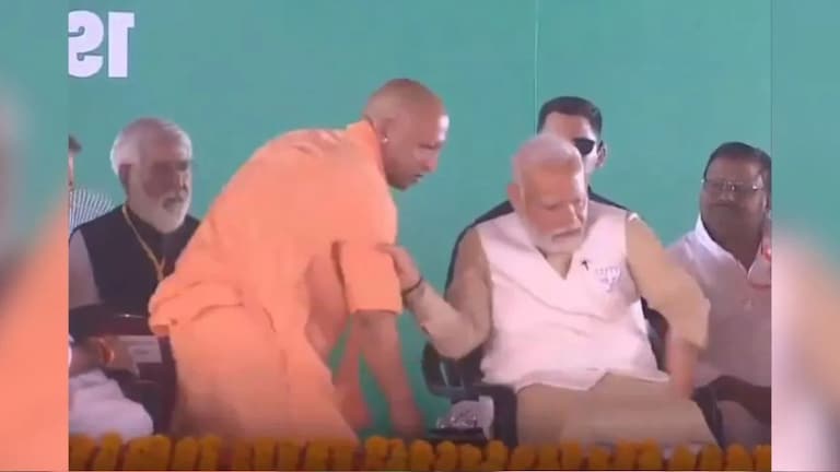 मंच पर पीएम मोदी ने सीएम योगी के साथ किया कुछ ऐसा कि वीडियो हो गया वायरल, देखिए UPTak