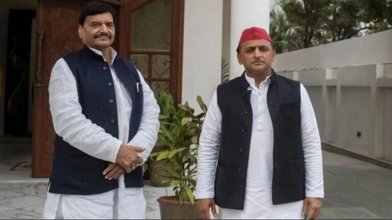 कट गया चाचा शिवपाल का टिकट, अखिलेश यादव ने बदायूं से तीसरी बार बदला प्रत्याशी, जानें कौन बना उम्मीदवार अखिलेश यादव और शिवपाल यादव (फाइल फोटो)