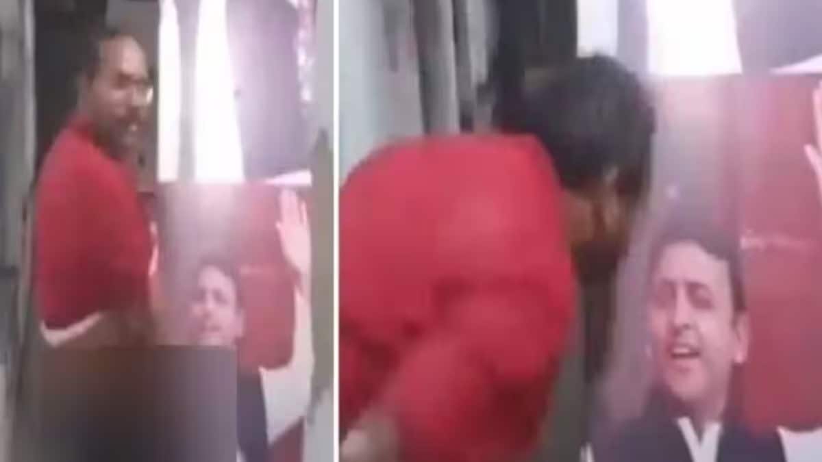 वाराणसी में अखिलेश यादव के पोस्टर पर युवक ने किया शर्मनाक हरकत, वीडियो वायरल होते ही पुलिस ने लिया एक्शन UP Tak