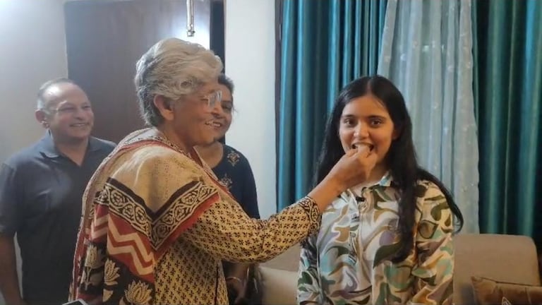 UPSC Result 2023: नोएडा की वर्धा खान ने हासिल की 18वीं रैंक, प्री और मेंस क्रैक करने का बताया राज UP Tak