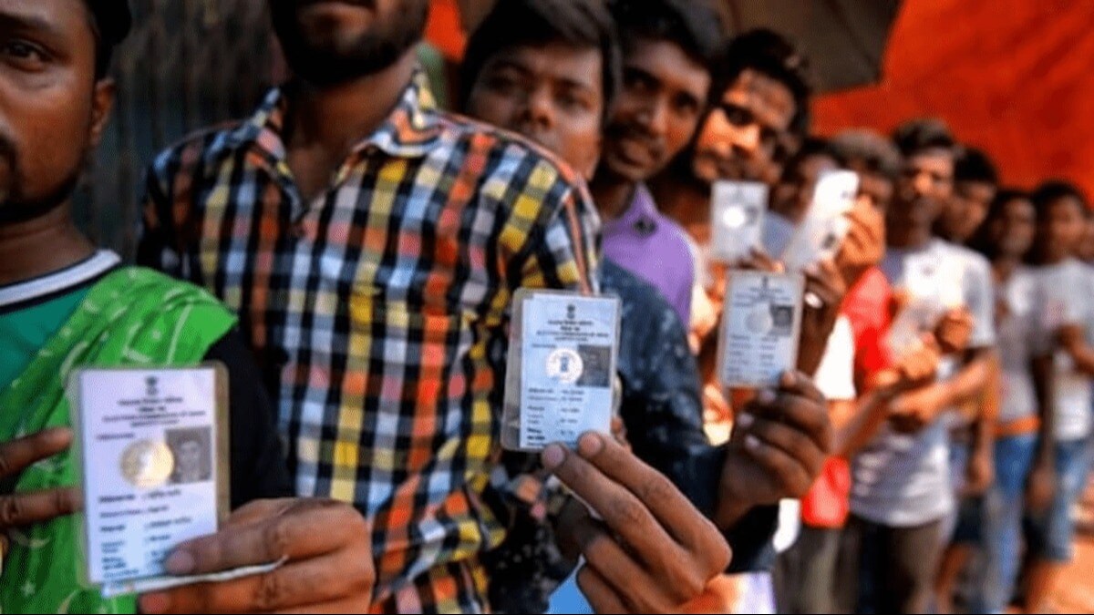 UP Lok Sabha Election Phase 1 Voting: आज इन 8 सीटों पर हो रही वोटिंग, देखें पूरा समीकरण UP Tak