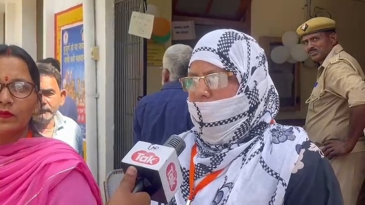 मुरादाबाद में बूथ पर तैनात ये मुस्लिम महिला कौन हैं? ये तो यहां अलग ही कहानी पता चली UP Tak