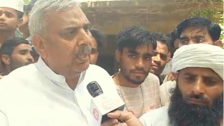 'मुजफ्फरनगर में हरियाणा से आए लोग कर रहे बूथ कैप्चरिंग', हरेंद्र मालिक ने बालियान पर लगाए आरोप Muzaffarnagar Lok Sabha Chunav, Muzaffarnagar Lok Sabha, Muzaffarnagar, Muzaffarnagar Voting, Muzaffarnagar Lok Sabha Seat Voting, UP Lok Sabha Election 2024,