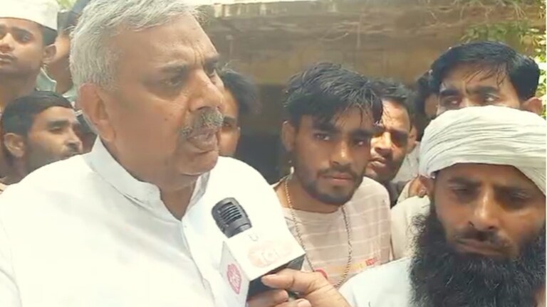 'मुजफ्फरनगर में हरियाणा से आए लोग कर रहे बूथ कैप्चरिंग', हरेंद्र मालिक ने बालियान पर लगाए आरोप Muzaffarnagar Lok Sabha Chunav, Muzaffarnagar Lok Sabha, Muzaffarnagar, Muzaffarnagar Voting, Muzaffarnagar Lok Sabha Seat Voting, UP Lok Sabha Election 2024,