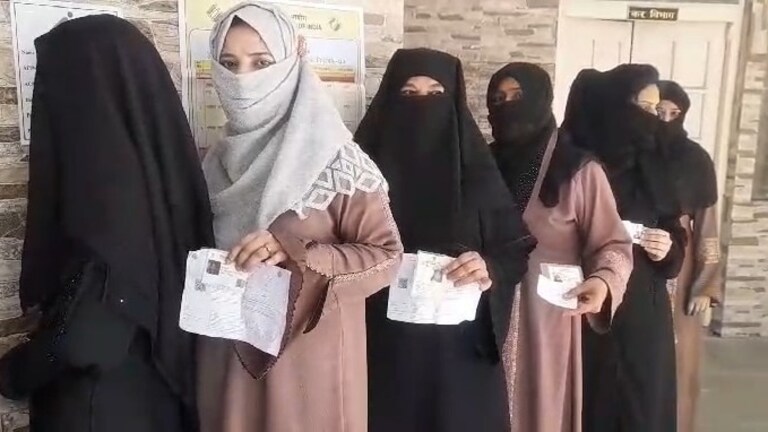 सहारनपुर में सबसे ज्यादा तो रामपुर में सबसे कम, जानें पहले चरण में यूपी में कहां पड़े कितने वोट Voting in UP