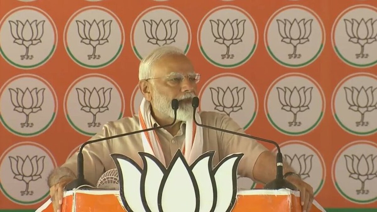 मुस्लिमों को लेकर दिए गए बयान से चर्चा में PM मोदी, इस बार अलीगढ़ में ये सब कह दिया PM modi in Aligarh