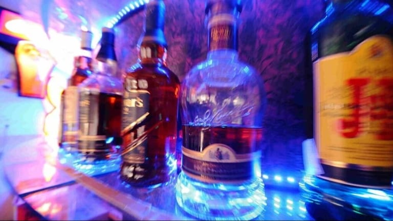 Noida liquor Ban for voting day: नोएडा और ग्रेटर नोएडा में नहीं मिलेगी शराब, जानें कब खुलेंगी दुकानें UP Tak