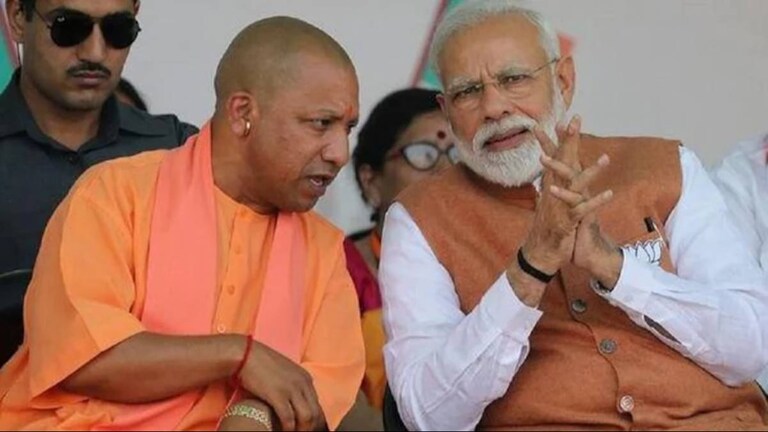 'यूपी में आ सकता है राजनीतिक भूचाल...', योगेंद्र यादव ने वोटिंग के बीच ही कर दिया बड़ा दावा UP Tak
