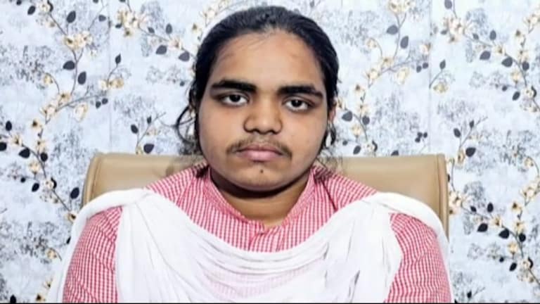 फेशियल हेयर को लेकर 10वीं टॉपर का बना मजाक, अब प्राची निगम ने ट्रोल्स से कही ऐसी बात जो दिल जीत लेगी UP Tak