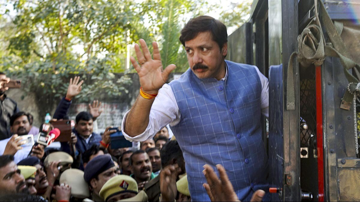 सपा-भाजपा के लिए मुश्किल बनी जौनपुर लोकसभा सीट! बाहुबली धनंजय सिंह के बाहर आने से बदलेगा समीकरण UP Tak