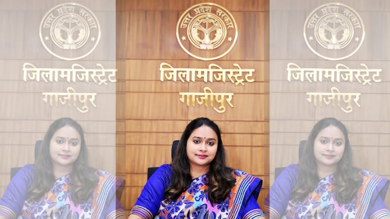 अफजाल से भिड़ंत को लेकर रहीं चर्चा में, अब वोटिंग बढ़ाने के लिए ये कर रहीं DM आर्यका अखौरी DM Aryaka Akhoury