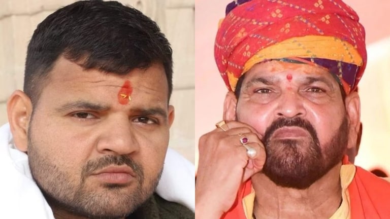 फोन पर थे बृजभूषण, छोटे बेटे करण ने किया चरण स्पर्श तो मिला ऐसा रिएक्शन! क्या टिकट कंफर्म? Braj Bhushan Sharan Singh, Braj Bhushan Singh, Kaiserganj Lok Sabha Seat, Kaiserganj, Karan Singh Kaiserganj,  Karan Singh, UP News, BJP, UP Lok Sabha Chunav 2024, Lok Sabha Chunav, UP Lok Sabha Chunav