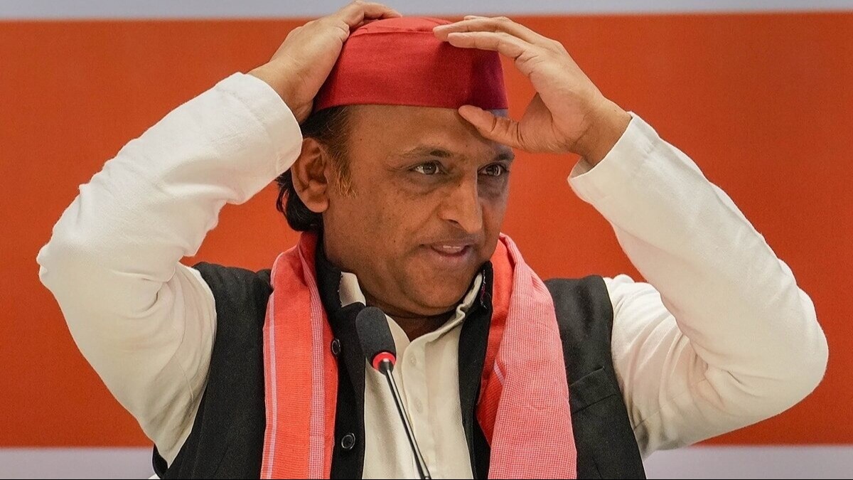 मैनपुरी में निकली अनोखी बारात, अखिलेश यादव भी हुए शामिल, तस्वीर शेयर कर बोले- 'क्रांति होने जा रही है...' सपा अध्यक्ष अखिलेश यादव