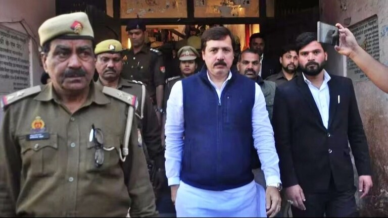 जौनपुर से क्यों कटा बसपा प्रत्याशी श्रीकला का टिकट? मायावती ने खुद किया फोन और बदल गया खेल UPTak
