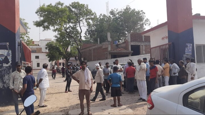 अलीगढ़ में हड़कंप! शख्स ने खेत में काम कर रहे 3 लोगों को मार डाला, शव भी जलाया, अब तक क्या पता चला? Aligarh, Aligarh News, Aligarh Crime, Aligarh Police, UP News, UP News Hindi, Aligarh Crime News,