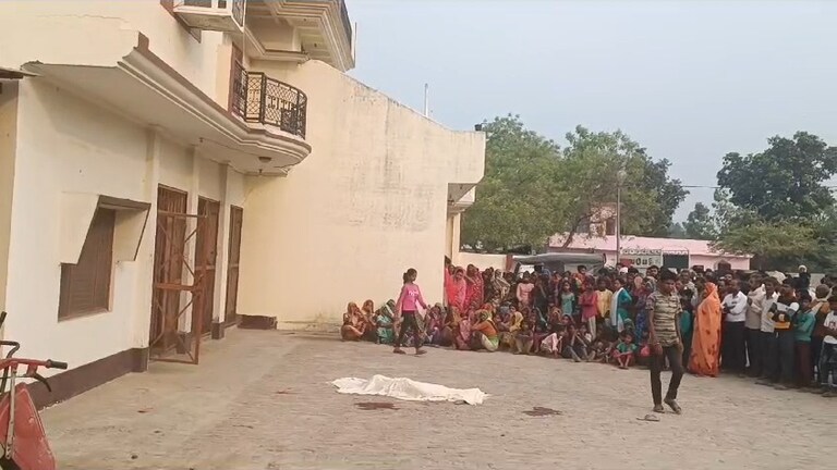 Sitapur: शख्स ने पत्नी, मां समेत 3 बच्चों को गोली मारकर उतारा मौत के घाट, खुद के संग किया ये कांड sitapur news