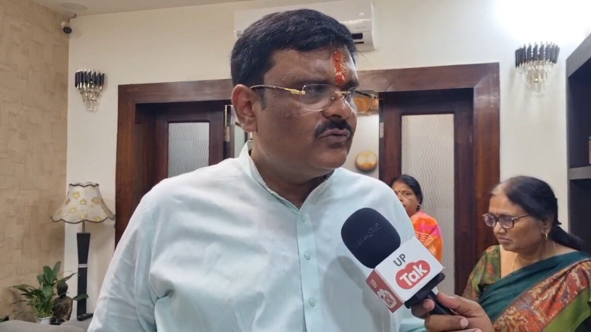 Kannauj Chunav: बिना नकाब उतरवाए वोटिंग, गुंडई... कन्नौज सांसद सुब्रत पाठक ने शिकायतों की झड़ी लगाई Kannauj Lok Sabha Election Voting