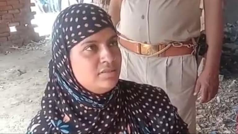 Kheri Lok Sabha Chunav : साइकिल का बटन दबाया तो फूल छपकर आया...खीरी में ये आरोप लगाने वाली मुस्लिम महिला अब पलटी UP Tak