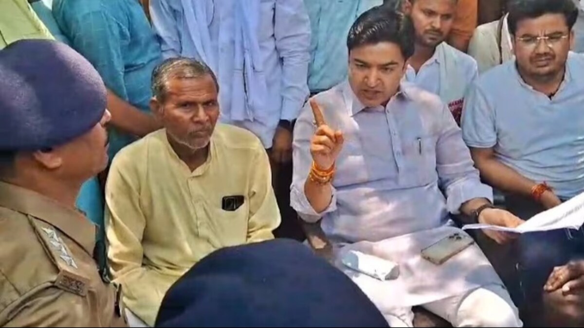 कानपुर सब्जी विक्रेता सुसाइड केस में BJP विधायक और IPS में हुई तीखी नोकझोंक, पुलिस पर लगा है ये आरोप UP Tak