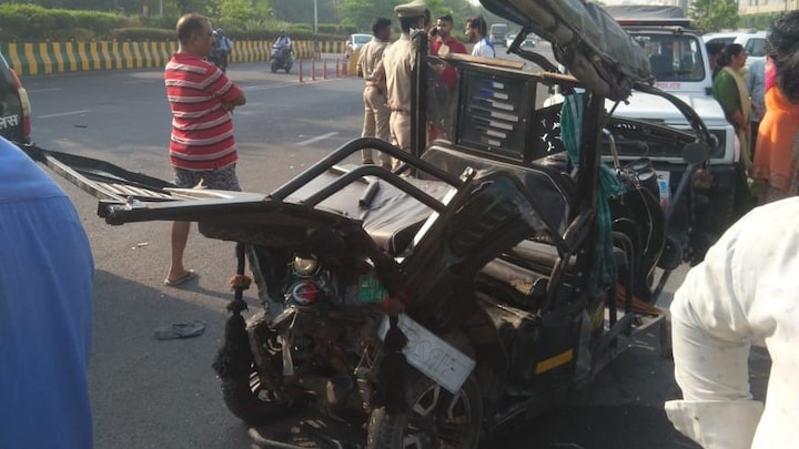 नोएडा में तेज रफ्तार का कहर, BMW की टक्कर से ई रिक्शा सवार दो लोगों की मौत UP Tak