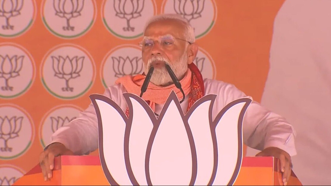 Addressing a rally in Azamgarh, PM Modi said that he is “amazed” by witnessing the love, blessings, and affection of people. 