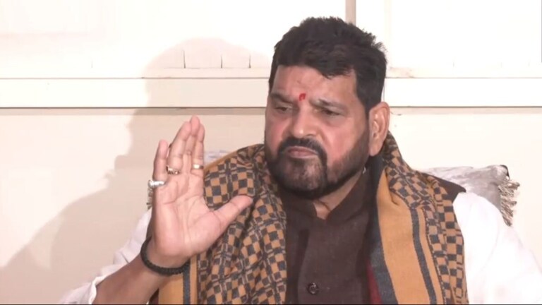 'अब मैं छुट्टा सांड हो गया हूं, किसी से भी भिड़ सकता हूं...', कैसरगंज में बृजभूषण सिंह ने दिया बड़ा बयान Brij Bhushan singh