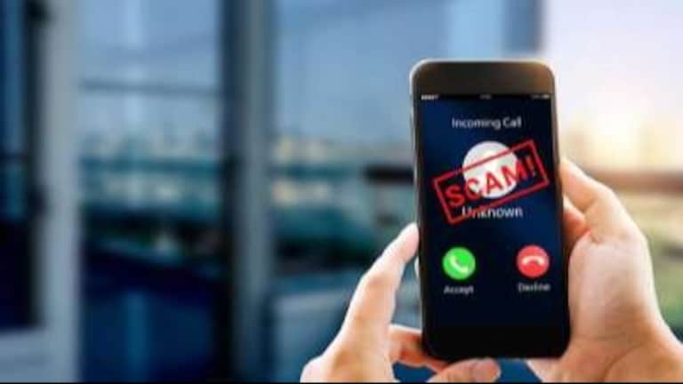 प्रयागराज में स्मार्टफोन पर इस लालच के चक्कर में युवक ने गंवाए 32 लाख, आप भी तो नहीं करते ऐसा? UP Tak