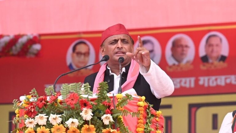 धोखेबाज का जिक्र कर अखिलेश ने बताई नई गाड़ी और फ्लैट वाली बात, क्या मनोज पांडे की ओर था इशारा? akhilesh yadav