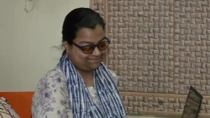 न देख सकती, न सुन सकती...फिर भी लखनऊ की सारा ने 10वीं में लाए 95% अंक, मार्कशीट देख चौंक जाएंगे UP Tak