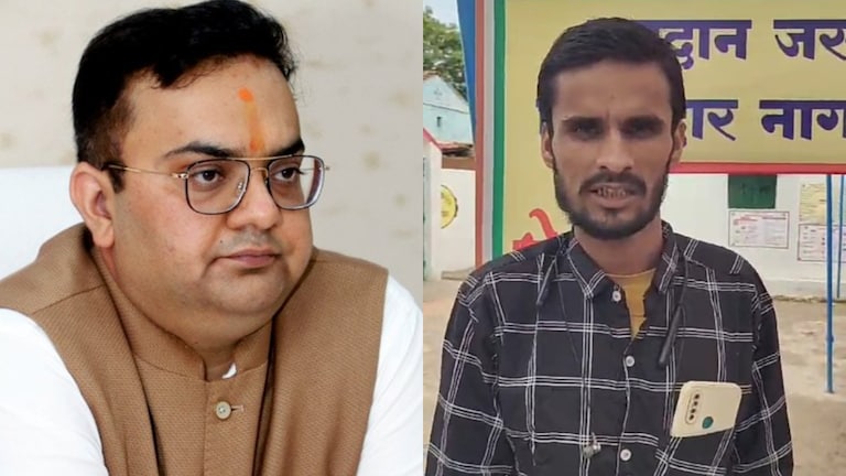 बेंगलुरु में रहने वाले शख्स को ललितपुर DM ने वोटिंग के लिए उसे अपने खर्चे पर बुलाया? ये है सच Lalitpur, Jhansi, UP News, UP Viral News, Viral News, Lok Sabha Chunav, UP Lok Sabha Chunav, Lok Sabha Chunav 2024, UP Viral, Jhansi DM