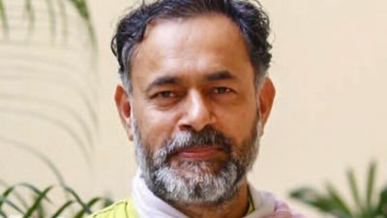 5 चरण के बाद यूपी में कितनी सीट जीत रही बीजेपी और सपा? योगेंद्र यादव का चौंकाने वाला विश्लेषण UP Tak