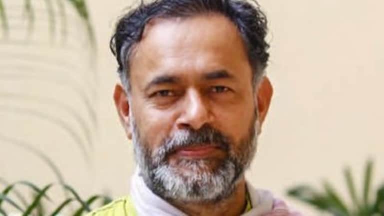 5 चरण के बाद यूपी में कितनी सीट जीत रही बीजेपी और सपा? योगेंद्र यादव का चौंकाने वाला विश्लेषण UP Tak