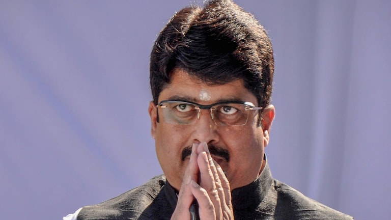 'मोदी जी सरकार बनाने...', 4 जून से पहले ही राजा भैया ने कर दी बड़ी भविष्यवाणी रघुराज प्रताप सिंह (राजा भैया)