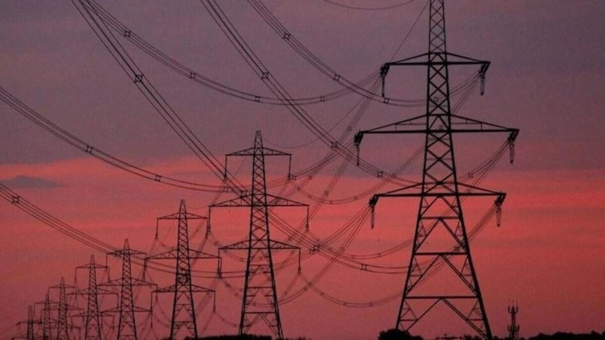 भीषण गर्मी के बीच बिजली कटौती ने मचाई हाहाकार, लखनऊ से लेकर बरेली तक लोग परेशान! Power cut problem