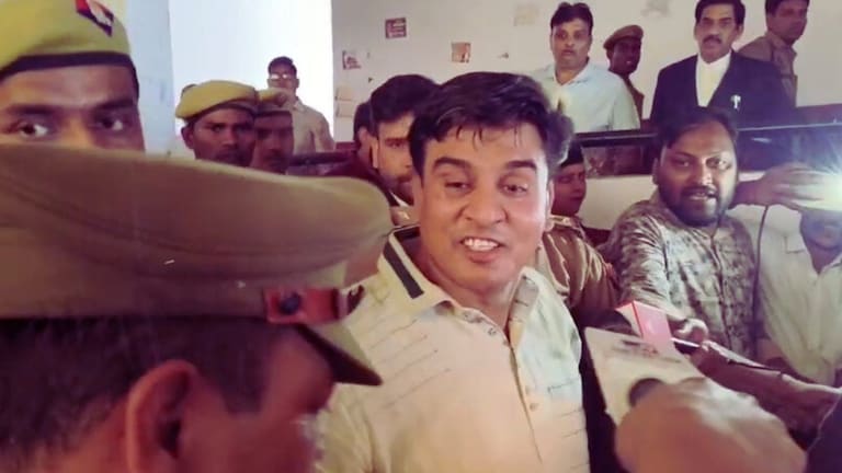 कानपुर चुनाव नतीजे से पहले ही सपा विधायक इरफान सोलंकी के साथ कांड, सुनते ही महिला हुई बेहोश! UPTak