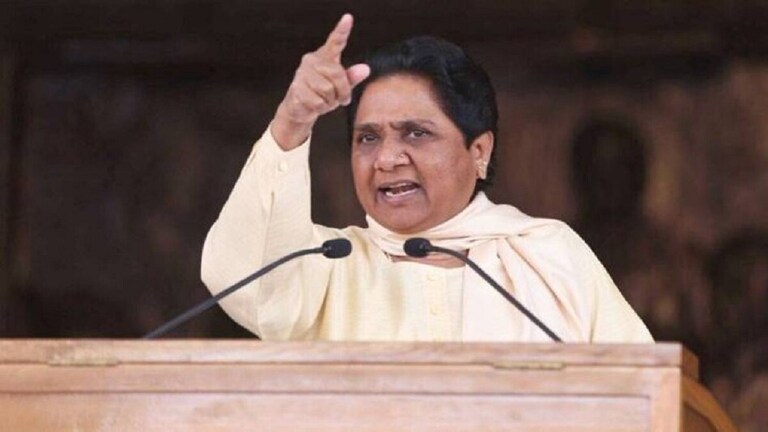 जम्मू-कश्मीर बस हमला: मायावती बोलीं- एक वर्ग विशेष के निर्दोष लोगों को निशाना बनाया गया Mayawati