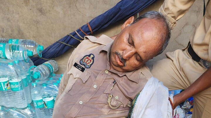 कानपुर : भीषण गर्मी से गश खाकर गिरा पुलिसकर्मी और दरोगा बनाता रहा वीडियो, तोड़ा दम kanpur