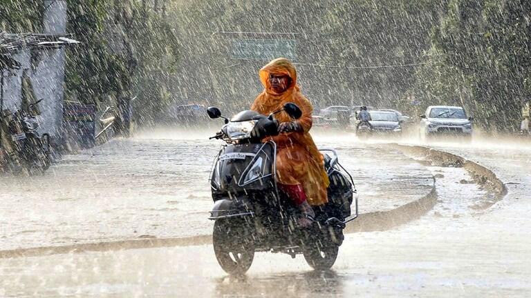 UP Monsoon updates: देश में 19-20 जून से रफ्तार पकड़ेगा मॉनसून, जानिए यूपी में कब होगी एंट्री UP Monsoon Update