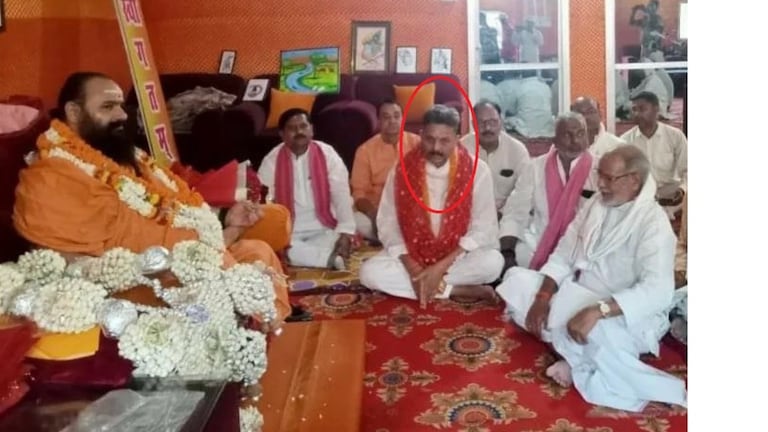 जब 'चमत्कारिक' सिद्धपीठ हथियाराम मठ पर पहुंचे अफजाल अंसारी, बुढ़ियामाई का दर्शन किया तो ये हुआ Afzal Ansari